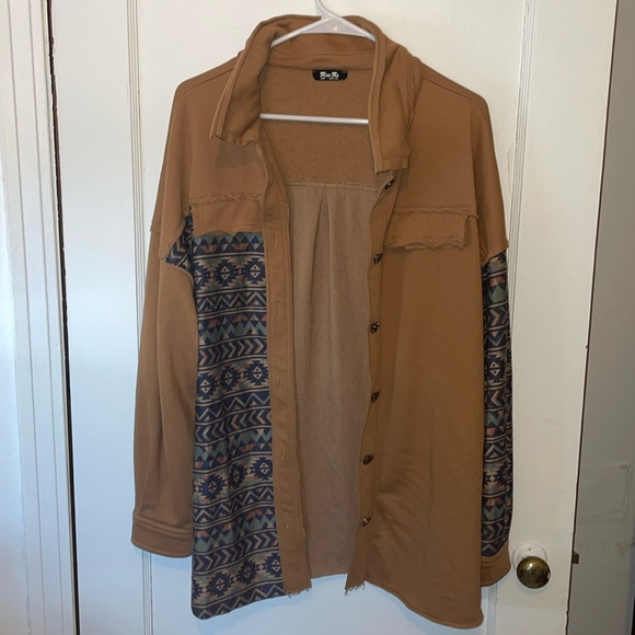 Miss Me Shacket Southwest Print button down top - Picture 3 of 11
